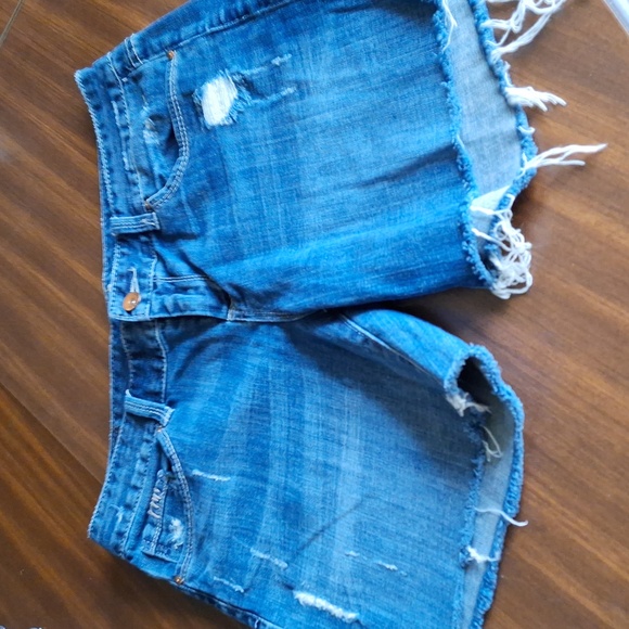 Madison Denim Co. Distressed Jean Shorts Size 9/10 NWOT - Picture 1 of 5
